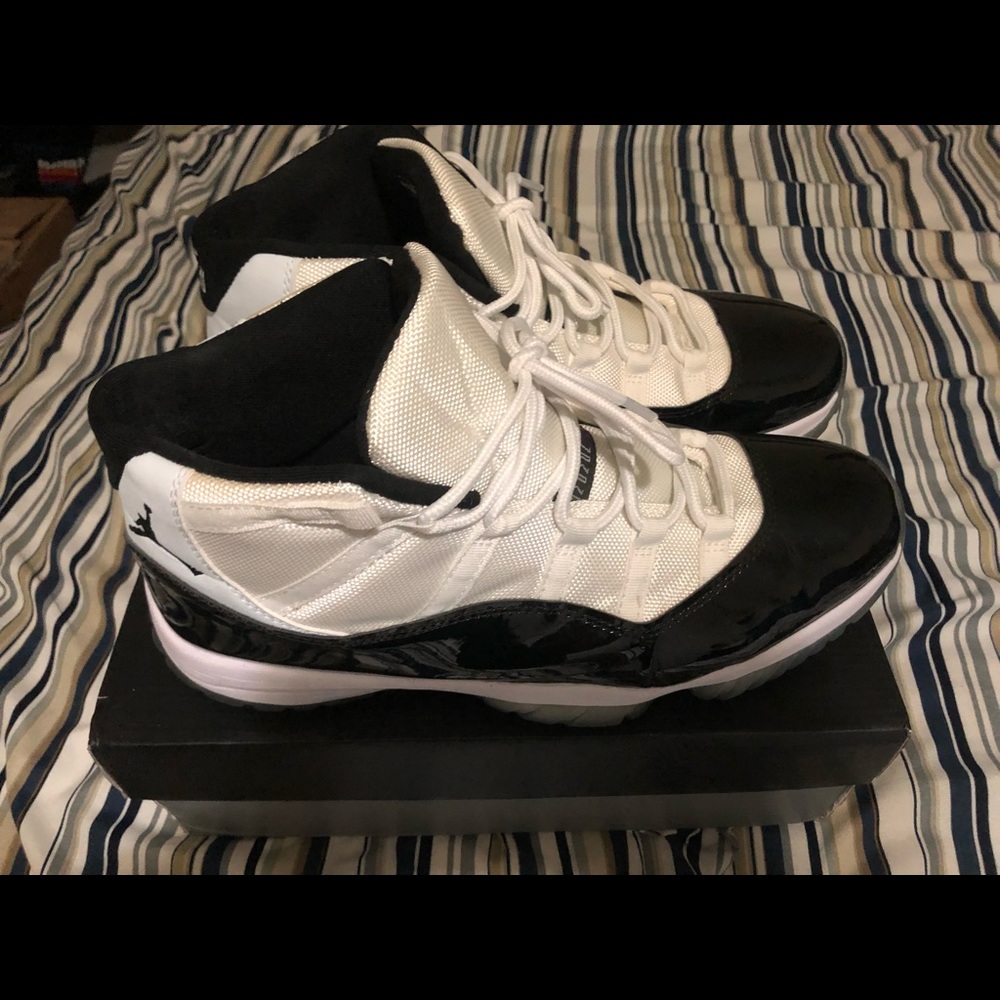 Air Jordan 11 retro concord